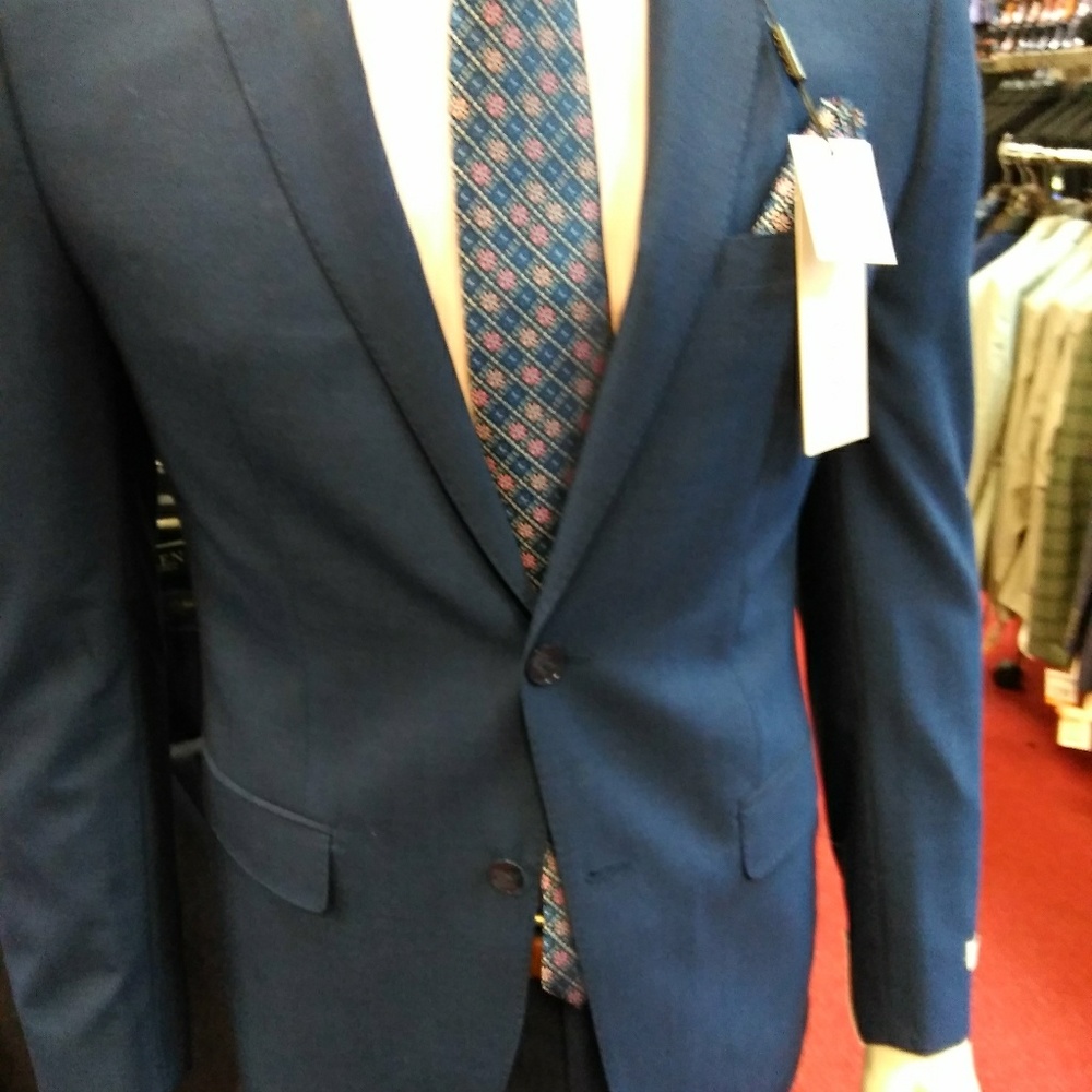 Mens Suits - Picture 3 of 3